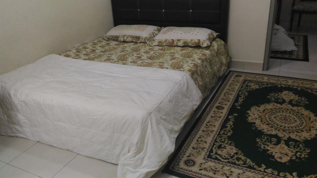 Kenanga Homestay Nilai Esterno foto