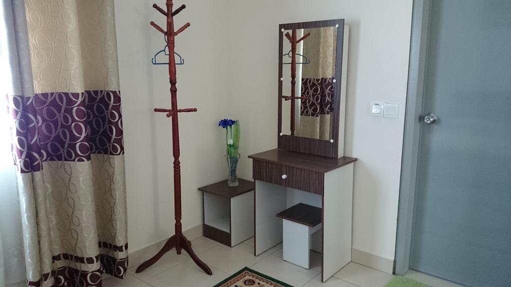 Kenanga Homestay Nilai Esterno foto